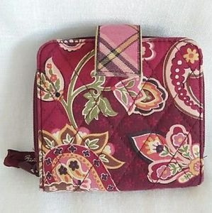 Retired vera Bradley Piccadilly plum wallet